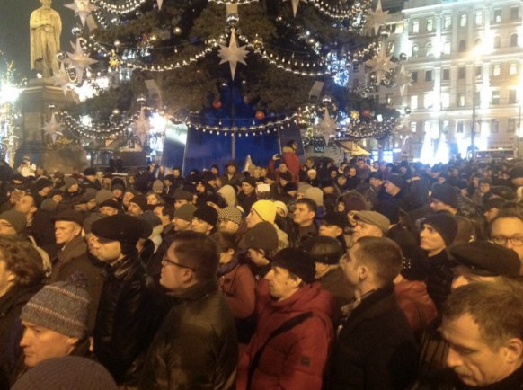 На Пушкинской площади проходит акция против платных парковок